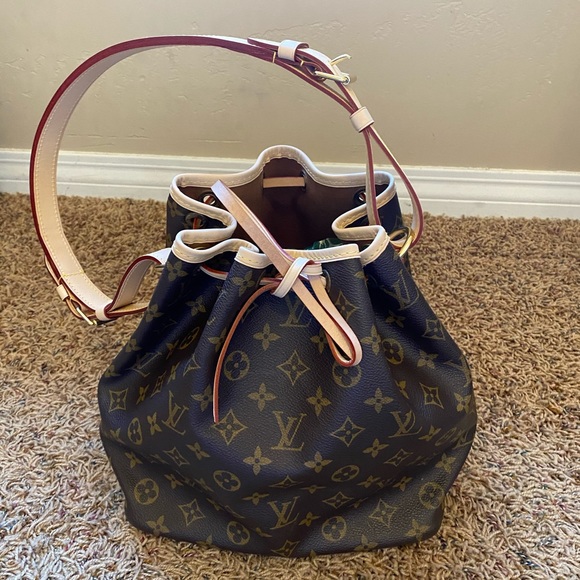 Louis Vuitton Handbags - Petit Noe